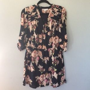 Beautiful floral dress with pockets